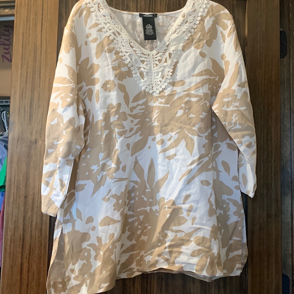 Floral linen catalan with lace overlay
